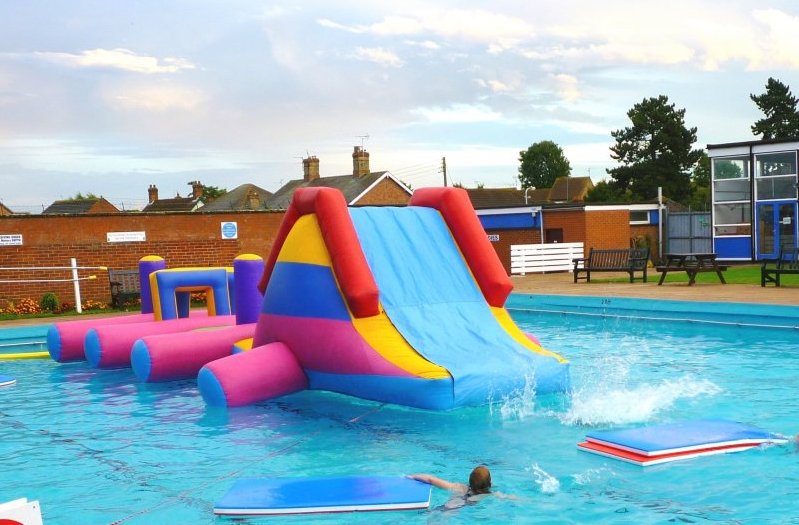 Bourne Outdoor Swimming Pool, Under 15s Fun Nite