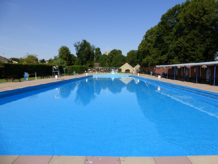 Bourne Outdoor Swimming Pool